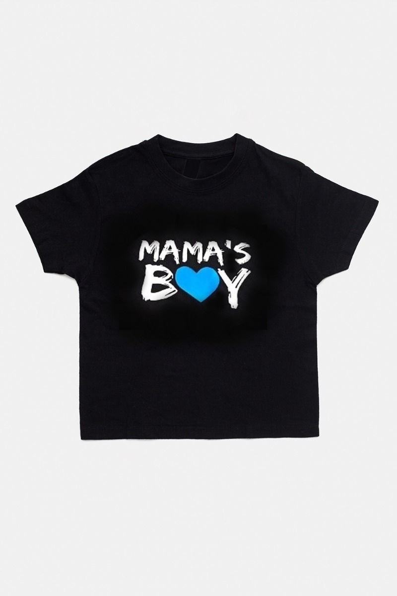 Μπλουζάκι μαύρο MAMA'S BOY / μπλε καρδιά 