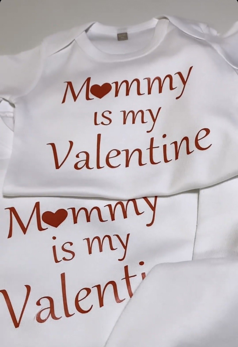 Φορμάκι λευκό Mommy is my Valentine 