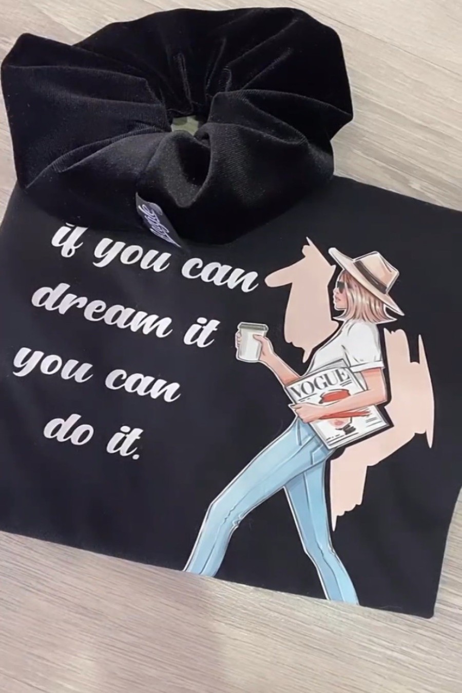 Short sleeve blouse "if you can dream it you can do it"