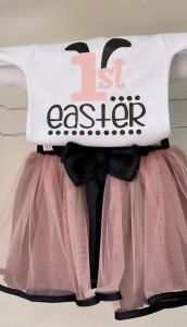 Φορμάκι λευκό my 1st Easter μαύρο και ροζ 