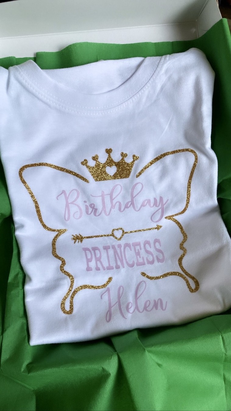 Μπλουζάκι λευκό κοντομάνικο Birthday Princess πεταλούδα με όνομα 