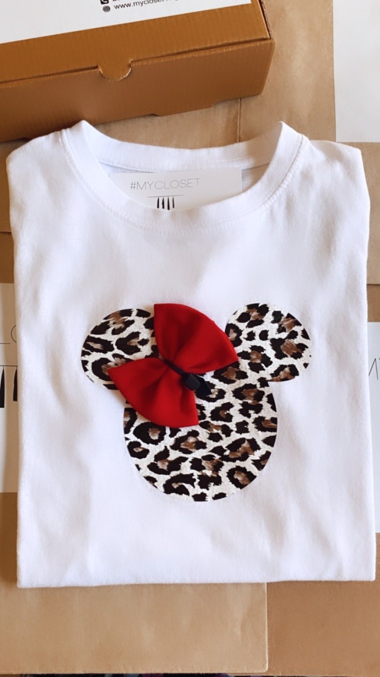 Μπλουζάκι λευκό κοντομάνικο Animal Print Minnie Με Κόκκινο Φιογκάκι
