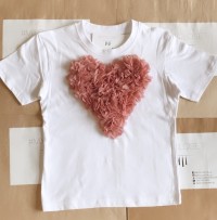 Μπλουζάκι κοντομάνικο λευκό με 3D καρδιά σάπιο μήλο _0