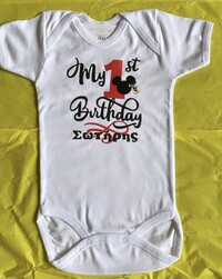 Φορμάκι λευκό κοντομάνικο My 1st birthday / 1 κόκκινο Mickey Mouse και όνομα 