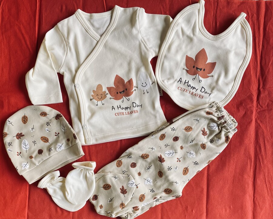 Βρεφικό σετ δώρου πέντε τεμαχίων << Cute Leaves >>
